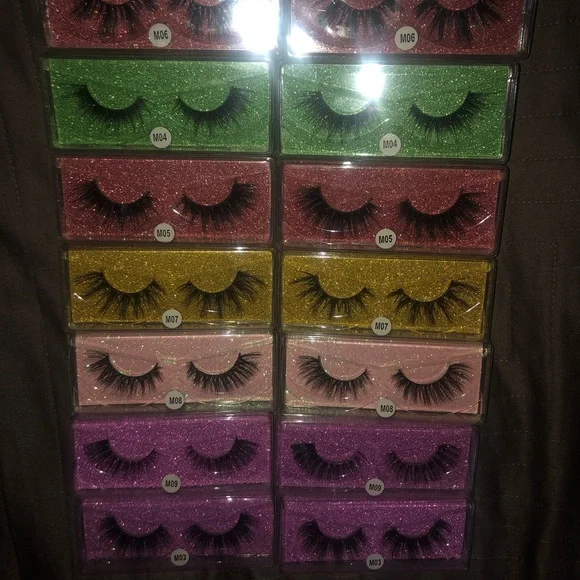 Eyelash Set - Picture 2 of 5